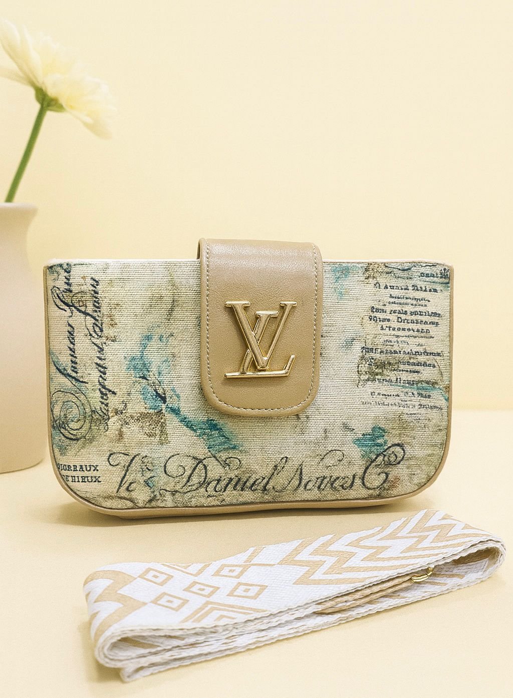 Stylish LV Printed Crossbody Box For Girls*😻