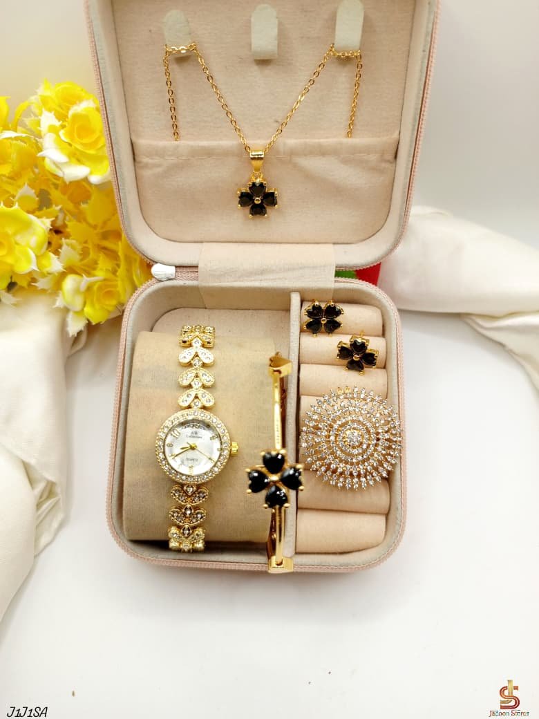 Fancy Leave Zirqoon Watch⌚_* *_💎Gold Plated Flower Adjustable Bangel📿