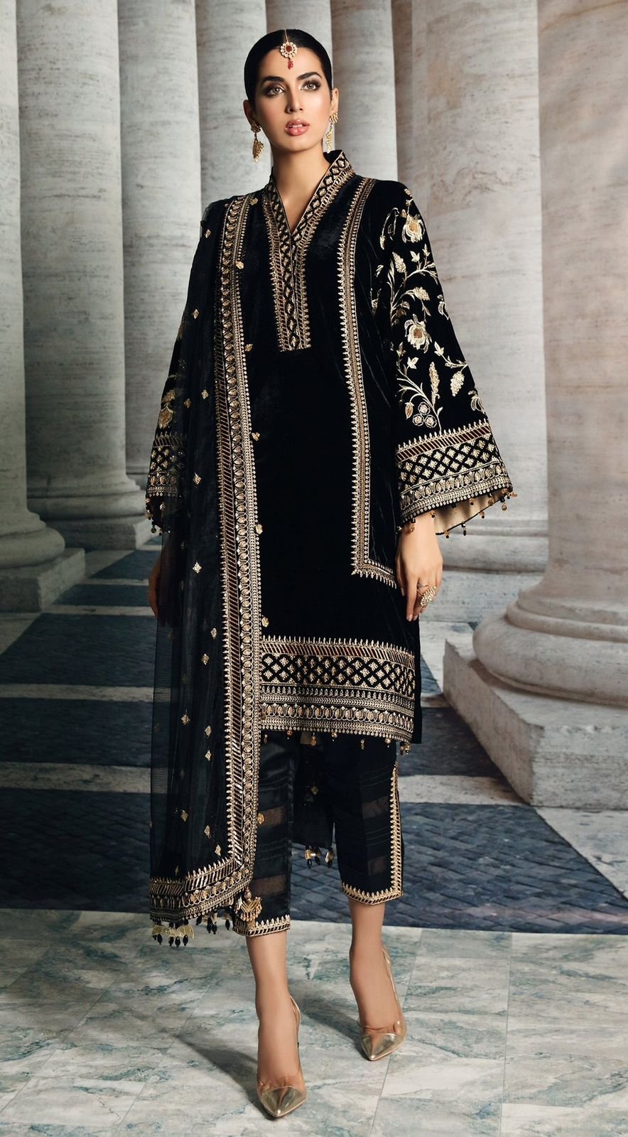 Fabric Shirt : Velvet Dupatta : Organza Trouser : SHARMOZ