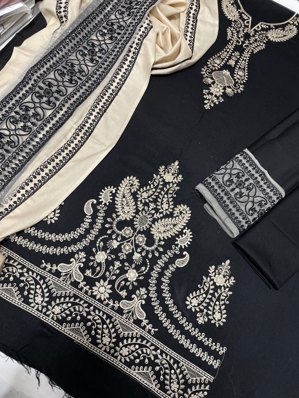 _WiNTER’s COLLECTION DHANAK 2025_ *_”Jazmin 3pcs”_*