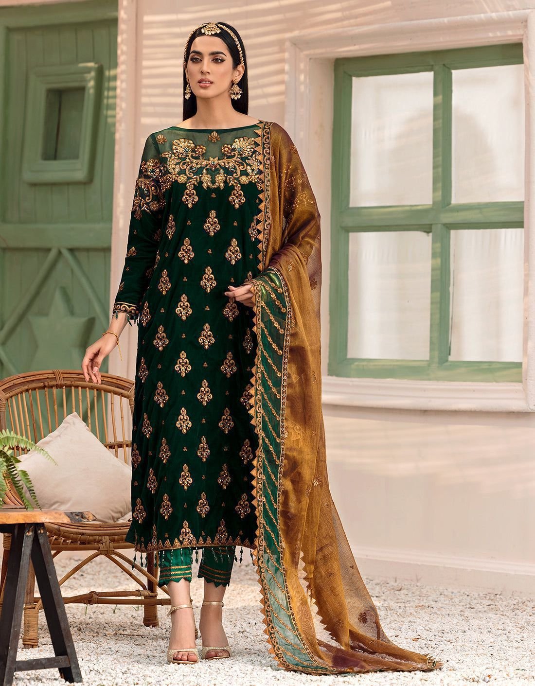 Brand *EMAAN ADEEL* *Fabric* velvet