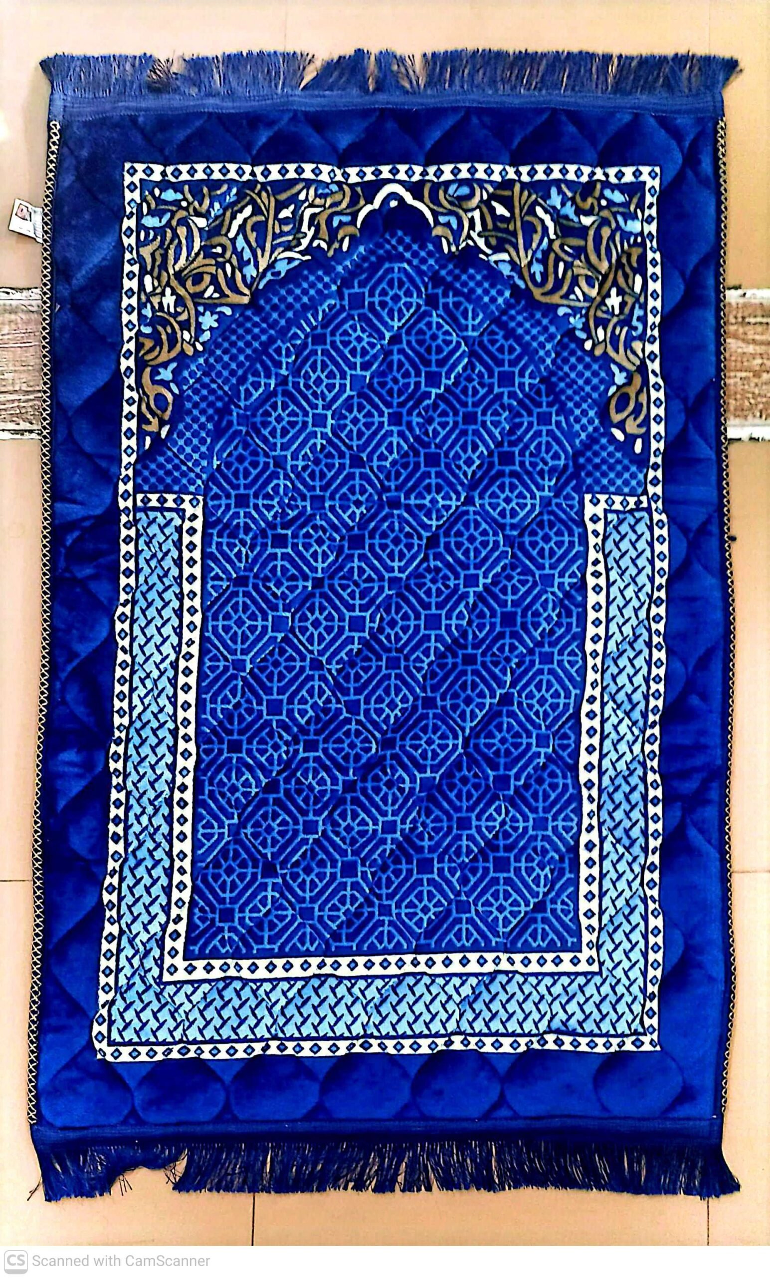 Soft, thick, and durable velvet for a comfortable prayer experience