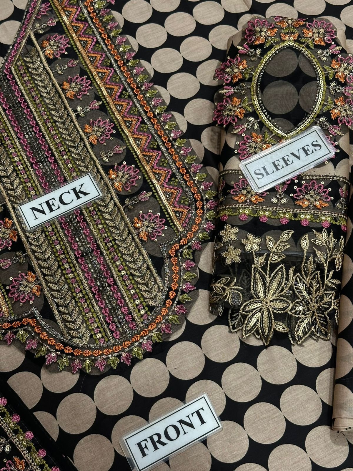 BRAND….CHARIZMA* Unstitch Replica