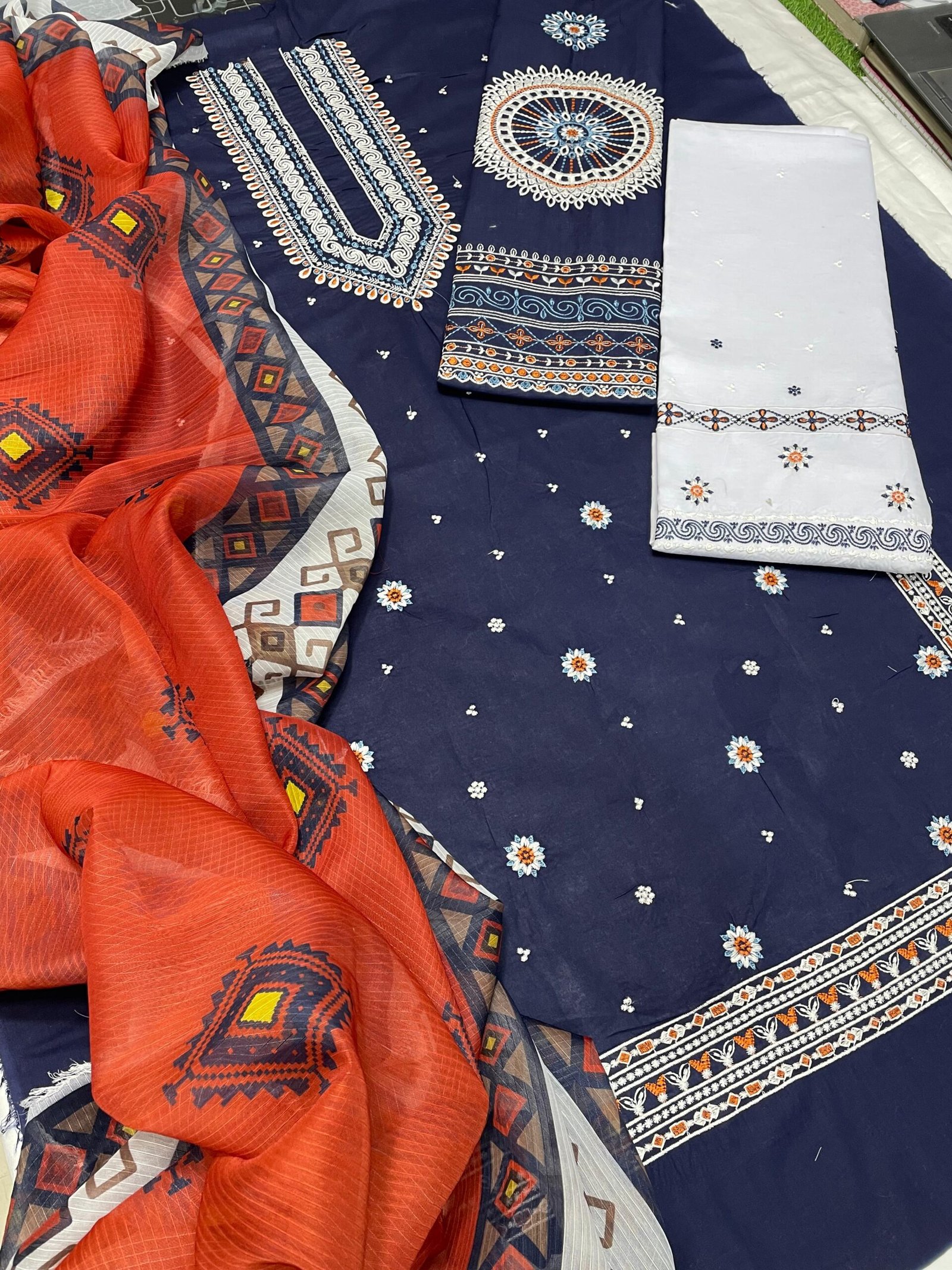 _SUMMER ’s COLLECTION LAWN 2026_