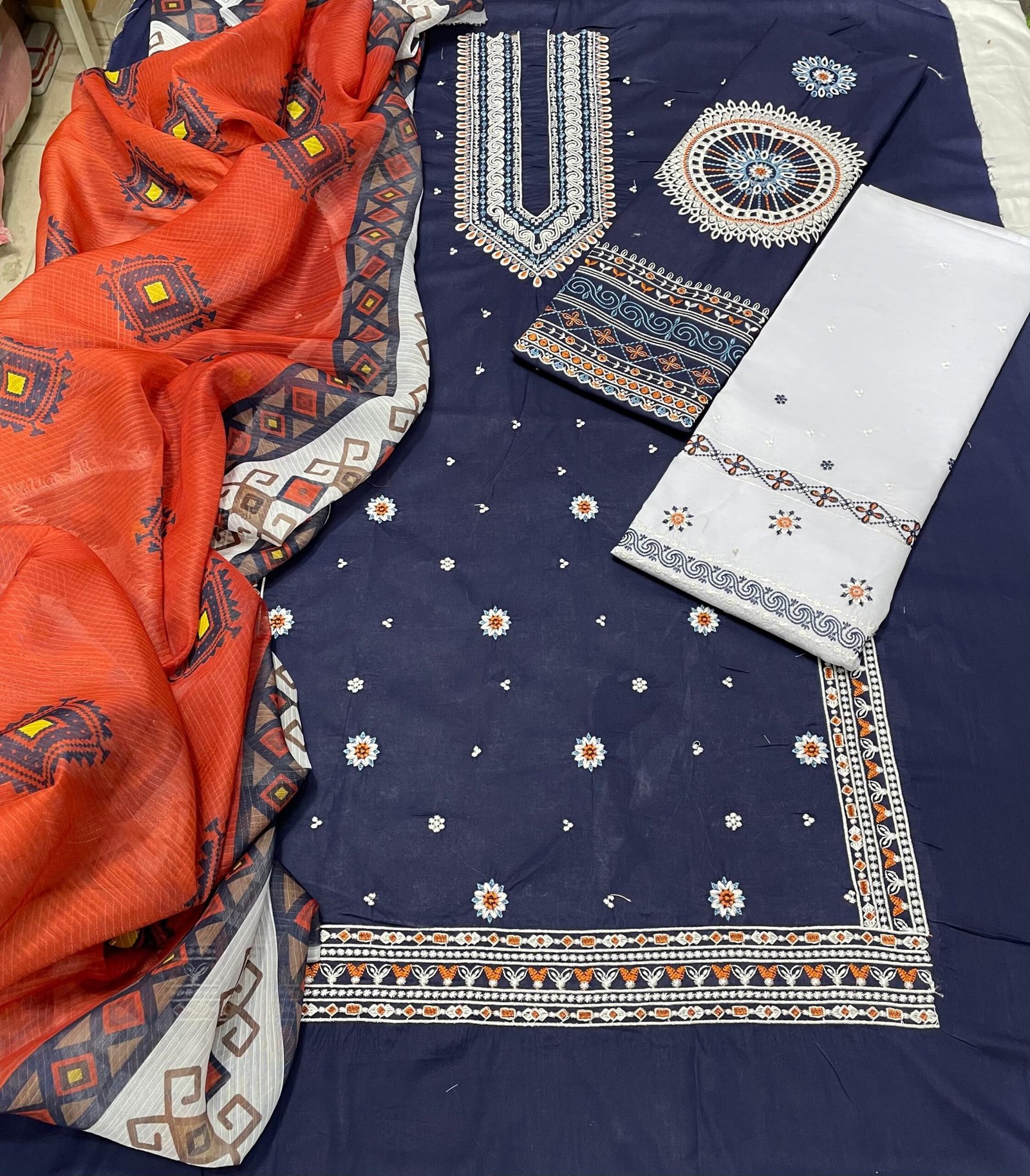 _SUMMER ’s COLLECTION LAWN 2026_