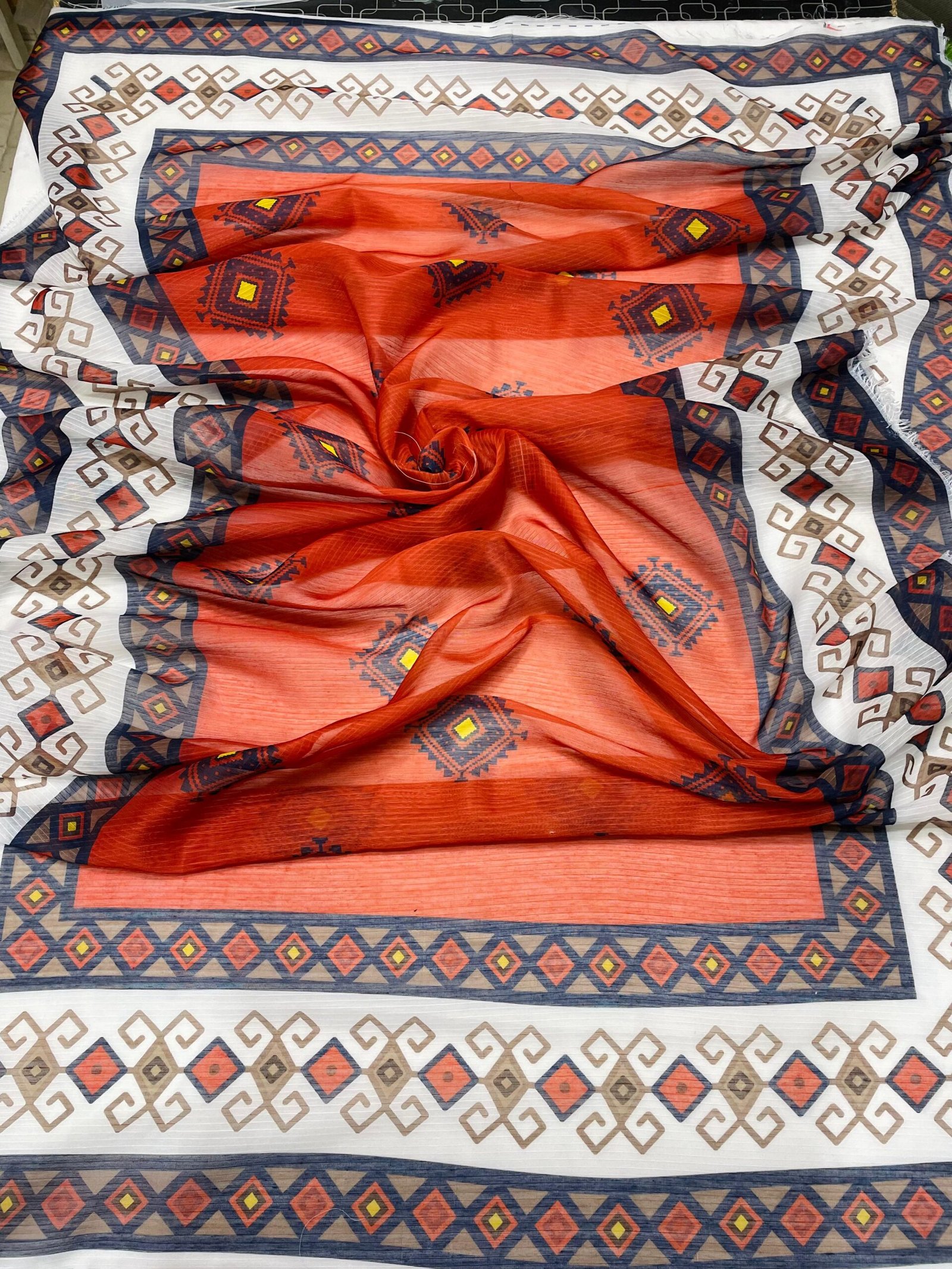 _SUMMER ’s COLLECTION LAWN 2026_