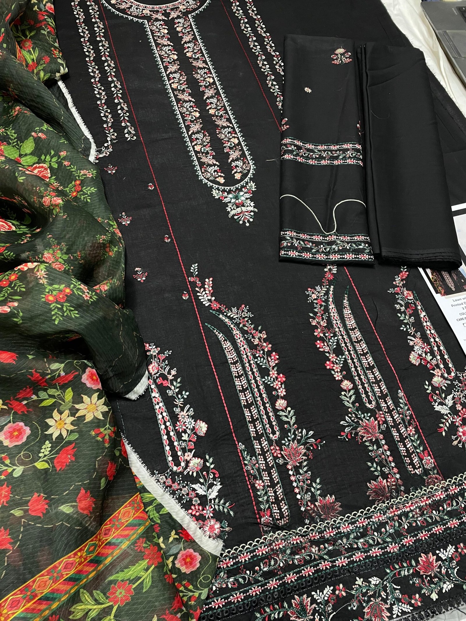 _SUMMER ’s COLLECTION LAWN 2026_