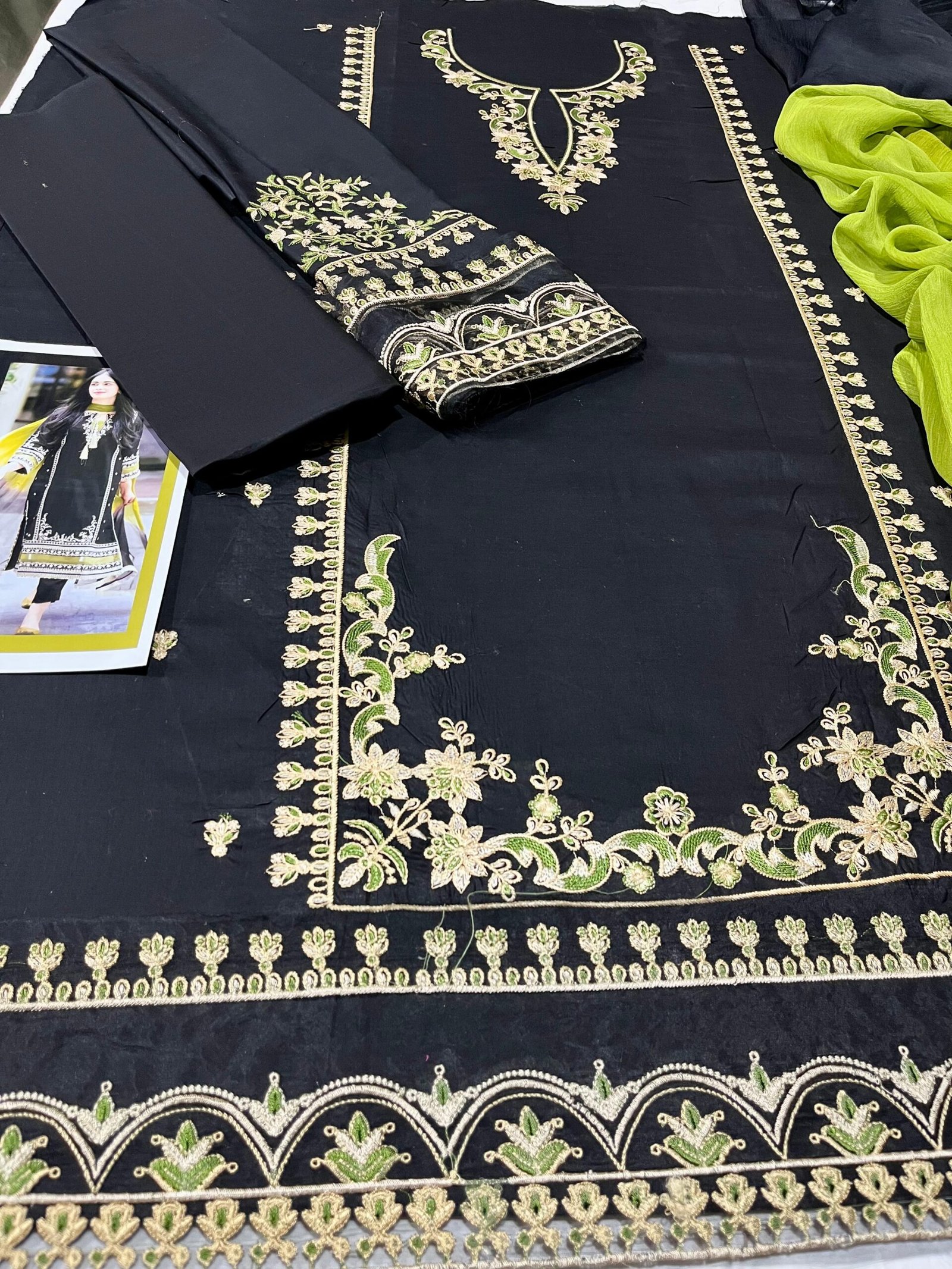 _SUMMER ’s COLLECTION LAWN 2026_